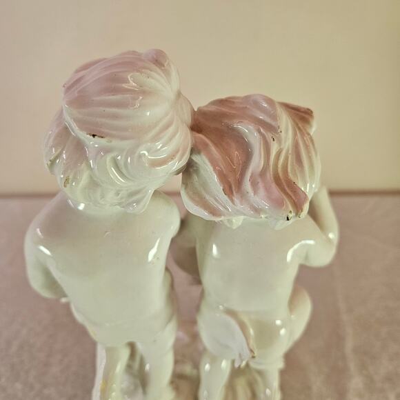 Vintage Primavera Italy Cherubs Holding Garland White Figurine Children - Picture 5 of 10